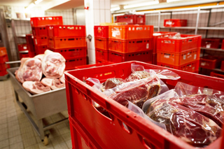 Kühlraum der Fleischwarenproduktion